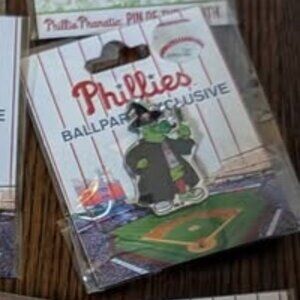 Limited Editon Philadelphia Phillies Phanatic Pin of the Month Harry Potter